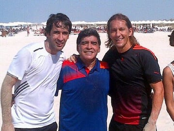 Raúl Gonzalez, Maradona y Michel Salgado en 2013