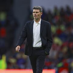 Fernando Ortiz named Liga MX’s best coach of 2022