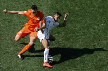 Stefan de Vrij y Alexis Sánchez.