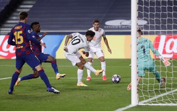El 14 de agosto de 2020 Barcelona y Bayern se midieron en los cuartos de final en Lisboa, sede improvisada para las 迆ltimas rondas de la Champions League aplazada por a pandemia mundial provocada por el Coronavirus. El Bayern ven赤a fuerte tras arrasar en la Bundesliga y en octavos al Chelsea, lo que le daba la etiqueta de favorito y tard車 poco en demostrarlo, a los 3 minutos marc車 el primer gol y en el 30 el marcador reflejaba el 1-4. Para mayor verg邦enza cul谷, Coutinho, el fichaje m芍s caro de la historia blaugrana y cedido en el Bayern, anot車 los dos 迆ltimos tantos del conjunto b芍varo.