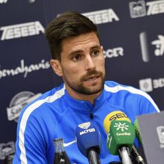 Adrián: “Cuando llega una persona nueva que manda el árbol se mueve”