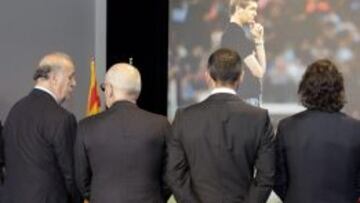 Unas 53.000 personas dieron el adiós a Vilanova en el Camp Nou