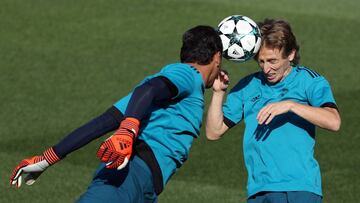 Soccer Football - Champions League - Real Madrid Training - Ciudad Real Madrid, Madrid, Spain - October 16, 2017   Real Madrid&rsquo;s Luka Modric and Keylor Navas during training   REUTERS/Sergio Perez