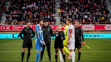 Cultural-Deportivo, 2025-26. Arbitrado por Marta Huerta de Aza.