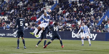 1-0. Martin Braithwaite marcó el primer gol.