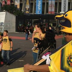 El color de la afición en el Clásico Capitalino