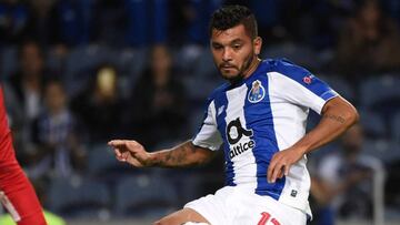 Porto, con 'Tecatito' Corona, derrota al Santa Clara