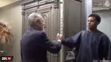 El presidente del Real Madrid protagoniza un video viral en X, donde se le ve interactuando de forma distinta con la plantilla antes del partido.