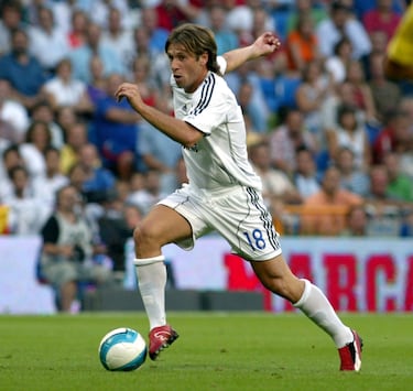 Antonio Cassano llegó en el mercado invernal de 2006, con la intención de hacer una buena segunda parte de la temporada para poder ir al Mundial de Alemania. Firmó por seis temporadas y media, pero apenas estuvo 18 meses en los que participó en apenas 29 partidos marcando cuatro goles. Llamó la atención más por su vida fuera de los terrenos de juego que dentro. Años después lo reconocería: “Hubiera merecido que me matasen. Era insoportable”.