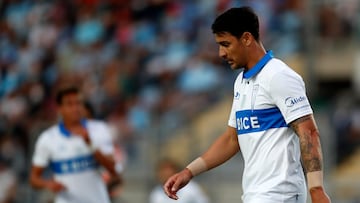 Futbol, O'Higgins vs Universidad Catolica.
Fecha 7, campeonato Nacional 2022.
El jugador de Universidad Catolica Fernando Zampedri es fotografiado durante el partido de primera division contra O'Higgins disputado en el estadio El Teniente de Rancagua, Chile.
19/03/2022
Andres Pina/Photosport
Footbball, O'Higgins vs Universidad Catolica.
7th date, 2022 National Championship.
Universidad Catolica's player Fernando Zampedri is pictured during the first division match against O'Higgins held at the El Teniente stadium in Rancagua, Chile.
19/03/2022
Andres Pina/Photosport