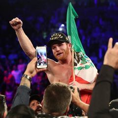 Canelo ya es un ídolo: tumba a Golovkin en un duelo épico