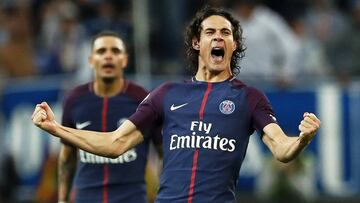 Cavani celebra el 2-2.