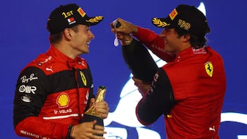 Charles Leclerc y Charlos Sainz (Ferrari). Sakhir, Bahr&eacute;in. F1 2022.