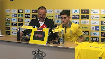 Jairo es presentado como nuevo jugador de Las Palmas.