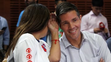 Memoria anual de la U hace públicos los sueldos de Michael Clark y Cecilia Pérez