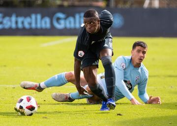 El delantero brasileño del Real Madrid Castilla, Vinicius Júnior, frente al Celta de Vigo B.