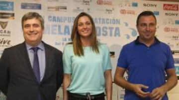 Melani Costa, Miguel Cardenal y Sergio Villalba en la presentación del "II Campus de Natación Melani Costa" en el Consejo Superior de Deportes.
