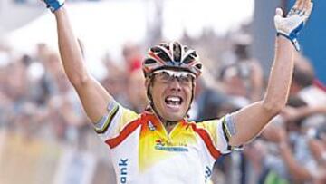 <b>EL MITO NO PARA. </b>Óscar Freire deberá esperar todavía un mes para recibir homenajes por su tercer oro.