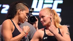 Amanda Nunes y Valentina Shevchenko durante el pesaje previo a su primera pelea en marzo de 2016.