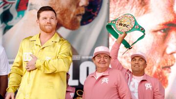 LAS VEGAS, NEVADA - SEPTEMBER 29: Undisputed super middleweight�champion Saul �Canelo� Alvarez of Mexico waves to the crowd at the ceremonial weigh-in at Toshiba Plaza on September 29, 2023 in Las Vegas, Nevada. Alvarez will defend his titles against Jermell Charlo at T-Mobile Arena on September 30 in Las Vegas.   Sarah Stier/Getty Images/AFP (Photo by Sarah Stier / GETTY IMAGES NORTH AMERICA / Getty Images via AFP)