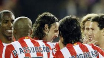 <b>CELEBRACIÓN. </b>Los jugadores del Atlético celebran uno de los goles en el partido ante el Deportivo.