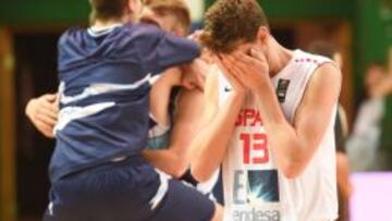 Sergi Martínez se lamenta por la cruel derrota de España.