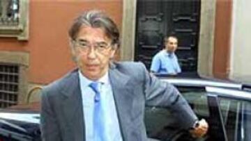 <b>PORTAZO.</B> La mala situación del equipo ha provocado la marcha de Moratti.