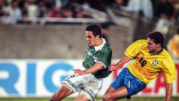during the game Brazil vs Mexico, corresponding to Great Final of the CONCACAF Gold Cup 1996, at Memorial Coliseum, on January 21, 1996.
<br><br>
durante el partido Brasil vs Mexico, correspondiente a la Gran Final de la Copa Oro de la CONCACAF 1996, en el Memorial Coliseum Stadium, el 21 de Enero de 1996.