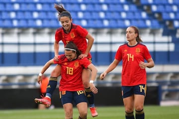 Aitana, Alexia y Marta Cardona en el amistoso entre España y México.