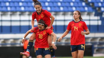 Aitana, Alexia y Marta Cardona en el amistoso entre España y México.