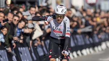 Marc Soler celebra su victoria del viernes.