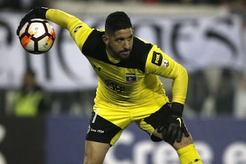 El portero era indiscutido en Colo Colo, pero una lesión en la pretemporada lo dejó fuera de las canchas.