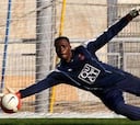 El Tottenham prohibía a Kameni ir con Camerún
