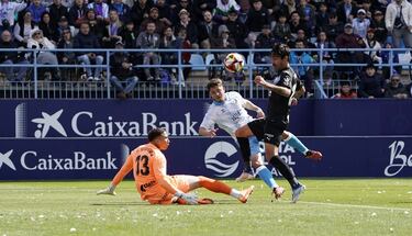 El Málaga echa el lazo al Ibiza y sueña con la utopía