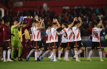 Soccer Football - Copa Libertadores - Semi Final - First Leg - River Plate v Boca Juniors - Antonio Vespucio Liberti Stadium, Buenos Aires, Argentina - October 1, 2019  River Plate players applaud fans after the match   REUTERS/Pablo Stefanec NO RESALES. 