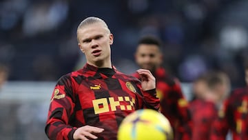 Soccer Football - Premier League - Tottenham Hotspur v Manchester City - Tottenham Hotspur Stadium, London, Britain - February 5, 2023 Manchester City's Erling Braut Haaland during the warm up before the match REUTERS/David Klein EDITORIAL USE ONLY. No use with unauthorized audio, video, data, fixture lists, club/league logos or 'live' services. Online in-match use limited to 75 images, no video emulation. No use in betting, games or single club /league/player publications. Please contact your account representative for further details.