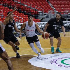 La preconvocatoria de la Selección Mexicana incluye a Juan Toscano