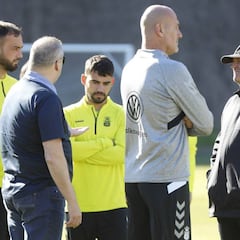 Mel confirma la marcha de Araujo: “Si un futbolista pide salir, es mejor no retenerlo”