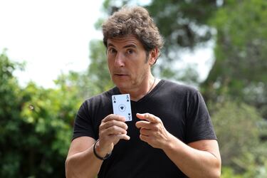 Fuentes: “Los fichajes han de ser de Xavi, es el que más sabe”