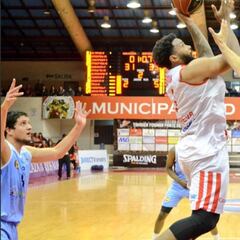 Valdivia iguala la serie con contundente triunfo ante Ancud