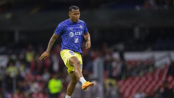 Roger Martínez tendría los días contados en América