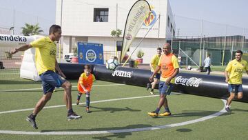 Carlos Bacca, en un acto ben&eacute;fico del Villarreal. 
 