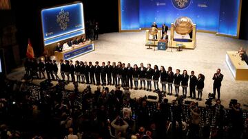 Los niños del colegio de San Ildefonso que cantaron los premios de la Lotería de Navidad 2019.