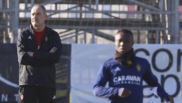 V&iacute;ctor Fern&aacute;ndez y James Igbekeme, en un entrenamiento.