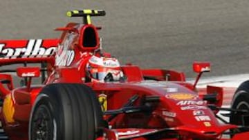 <b>INTRATABLE... DE MOMENTO. </b>La comodidad con la que Raikkonen consigue buenos tiempos del Ferrari F2008 ha disparado el optimismo en la escudería italiana.