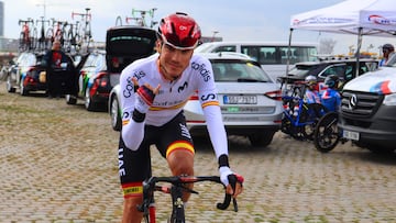 Juan Ayuso sonríe en los Juegos Olímpicos de París.