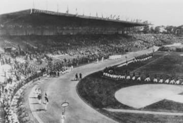 Gustavo Luco fue el abanderado en Paris 1924.