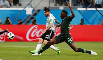 Soccer Football - World Cup - Group D - Nigeria vs Argentina - Saint Petersburg Stadium, Saint Petersburg, Russia - June 26, 2018 Argentina's Lionel Messi scores their first goal REUTERS/Toru Hanai