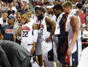 (I-D) Damian Lillard, James Harden, DeMarcus Cousins, Kenneth Faried y Chandler Parsons tras la lesión de Paul George.