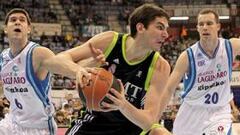 Llull devuelve la vida al Madrid con un triplazo